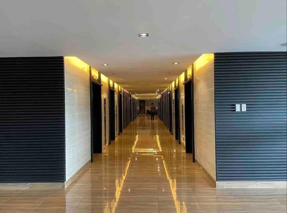 מנילה Apartment In Air Residences, Makati With Wifi, Netflix, Pool, Mall And More מראה חיצוני תמונה