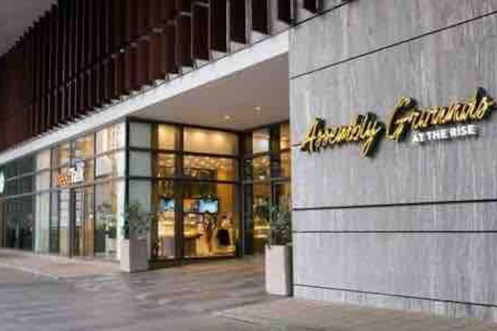מנילה Apartment In Air Residences, Makati With Wifi, Netflix, Pool, Mall And More מראה חיצוני תמונה
